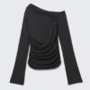 Top asimétrico de lyocell con caída – Negro Top asimétrico de lyocell con caída – Negro