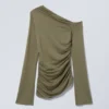 Top asimétrico de lyocell con caída – Verde caqui apagado Top asimétrico de lyocell con caída – Verde caqui apagado