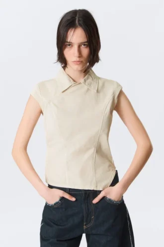 Top asimétrico de manga corta con tejido ripstop – Beige claro