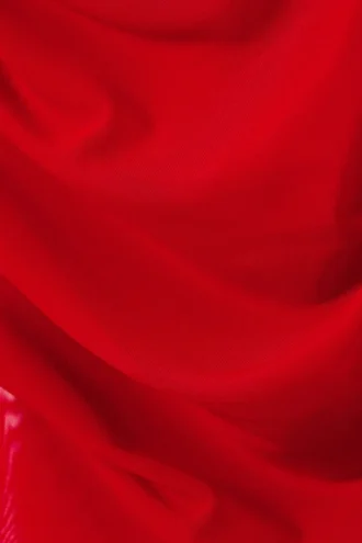Top asimétrico de manga larga con drapeado transparente – Rojo