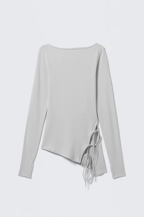 Top asimétrico de manga larga con espalda cruzada – Gris claro Top asimétrico de manga larga con espalda cruzada – Gris claro