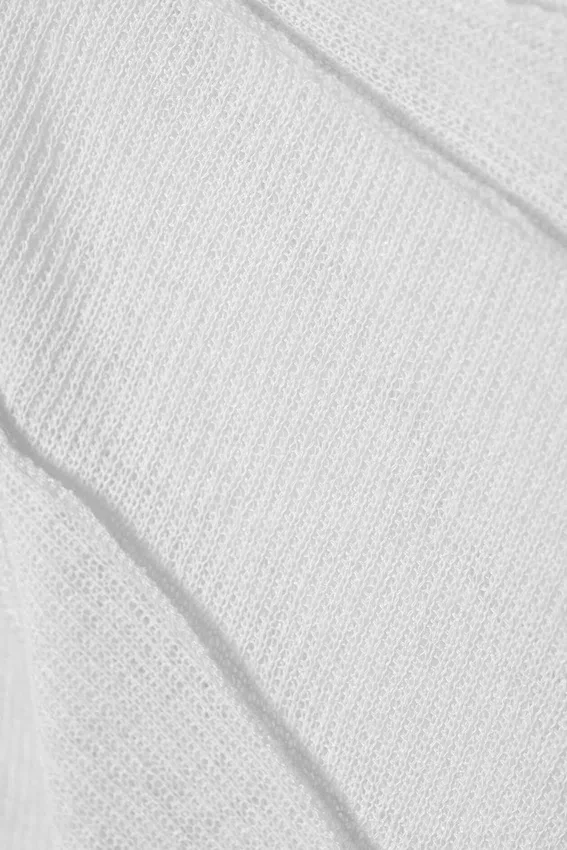 Top asimétrico transparente con cuello barco – Beige claro Top asimétrico transparente con cuello barco – Beige claro