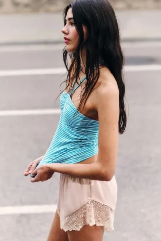 Top bandeau con cuello halter – Rayas blancas y turquesas