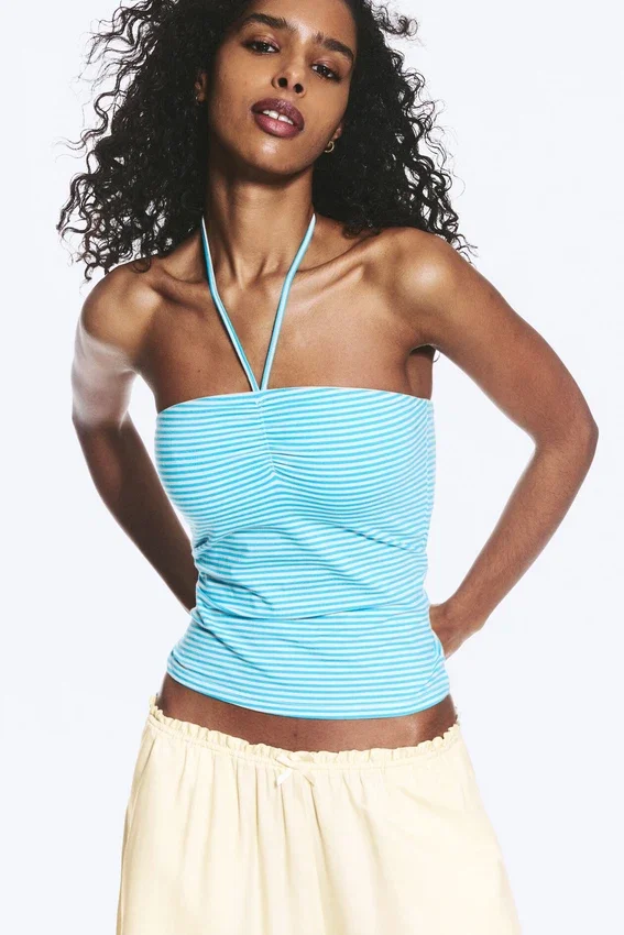 Top bandeau con cuello halter – Rayas blancas y turquesas Top bandeau con cuello halter – Rayas blancas y turquesas