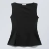 Top con cuello barco y volantes – Negro Top con cuello barco y volantes – Negro