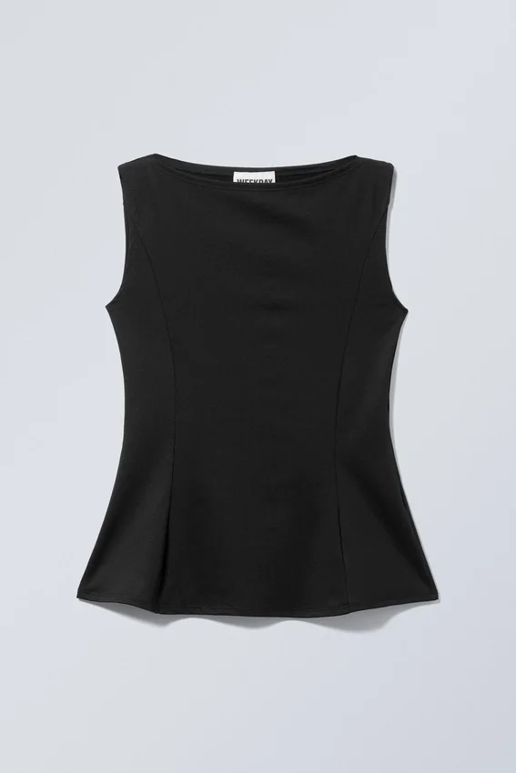 Top con cuello barco y volantes – Negro Top con cuello barco y volantes – Negro