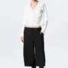 Top con cuello en V fruncido y cremallera – Blanco