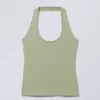 Top con cuello halter Astrid – Verde caqui claro Top con cuello halter Astrid – Verde caqui claro