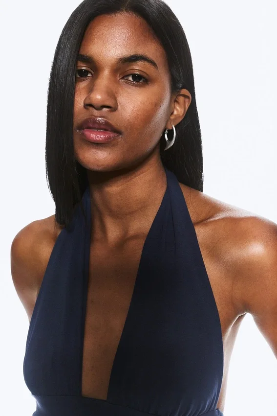 Top con cuello halter profundo – Azul oscuro Top con cuello halter profundo – Azul oscuro