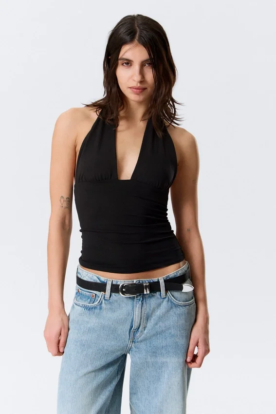 Top con cuello halter profundo – Negro Top con cuello halter profundo – Negro