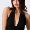 Top con cuello halter profundo – Negro Top con cuello halter profundo – Negro