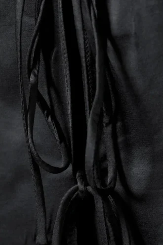Top con cuello halter y lazo delantero – Gris oscuro