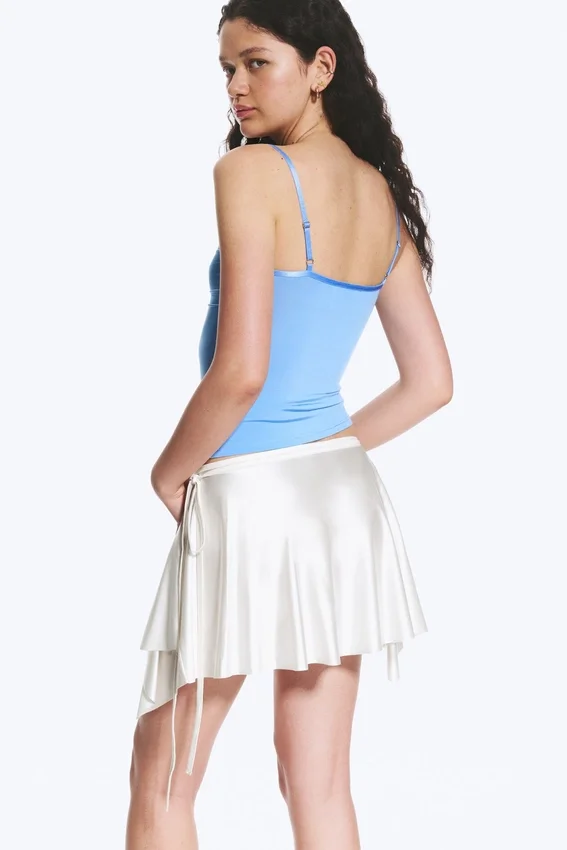 Top con tirantes y cuello en V – Azul Top con tirantes y cuello en V – Azul