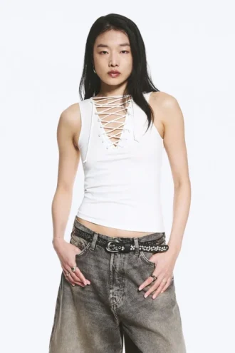 Top con tirantes y cuello en V – Blanco