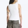 Top con tirantes y cuello en V – Blanco Top con tirantes y cuello en V – Blanco