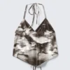 Top corto estampado con cuello halter – Marrón – Estampado floral abstracto Top corto estampado con cuello halter – Marrón – Estampado floral abstracto