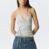 Top cruzado con cuello halter – Gris jaspeado Top cruzado con cuello halter – Gris jaspeado
