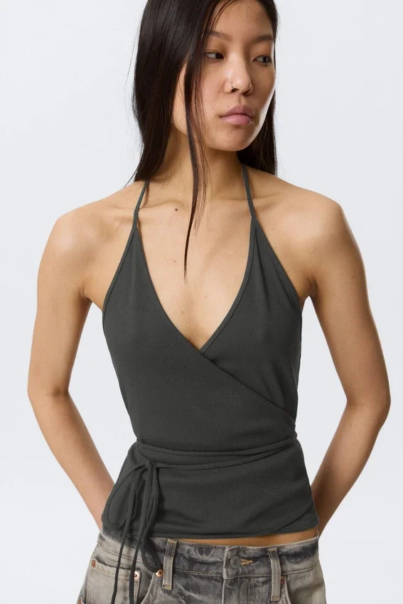 Top cruzado con cuello halter – Gris oscuro Top cruzado con cuello halter – Gris oscuro