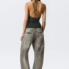 Top cruzado con cuello halter – Gris oscuro Top cruzado con cuello halter – Gris oscuro