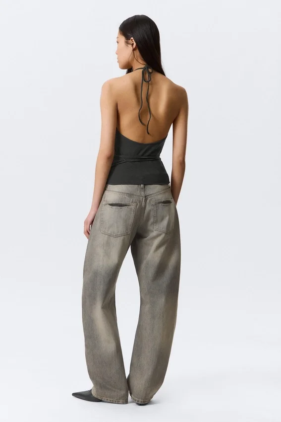 Top cruzado con cuello halter – Gris oscuro Top cruzado con cuello halter – Gris oscuro