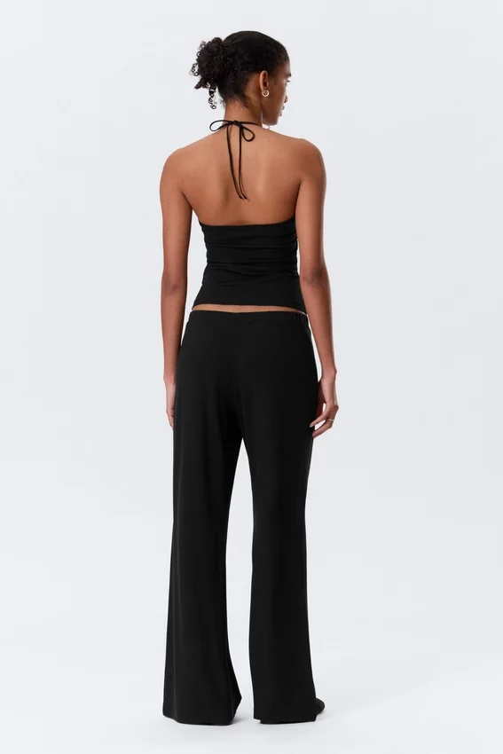 Top de algodón ajustado con cuello halter – Negro Top de algodón ajustado con cuello halter – Negro