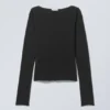 Top de algodón de cuello barco y manga larga – Negro Top de algodón de cuello barco y manga larga – Negro