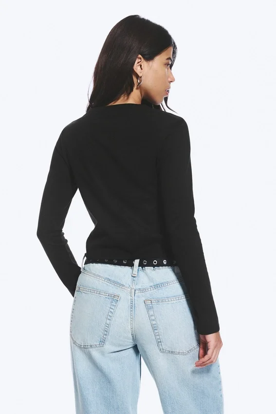 Top de algodón de manga larga y corte entallado – Negro Top de algodón de manga larga y corte entallado – Negro