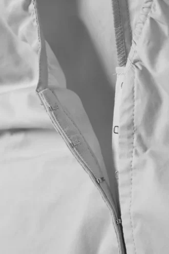 Top de algodón sin mangas con cuello en V – Gris claro