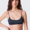 Top de bikini acolchado con lazo – Azul oscuro Top de bikini acolchado con lazo – Azul oscuro
