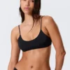 Top de bikini acolchado con lazo – Negro Top de bikini acolchado con lazo – Negro