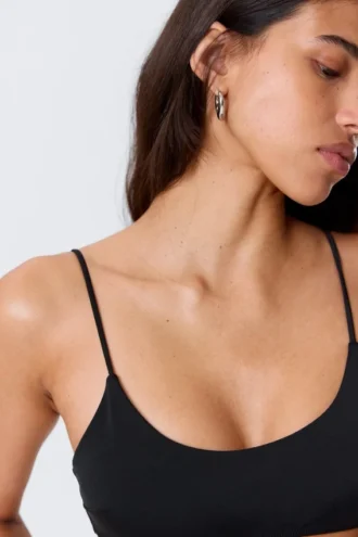 Top de bikini acolchado con lazo – Negro