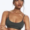 Top de bikini acolchado con lazos – Gris oscuro Top de bikini acolchado con lazos – Gris oscuro