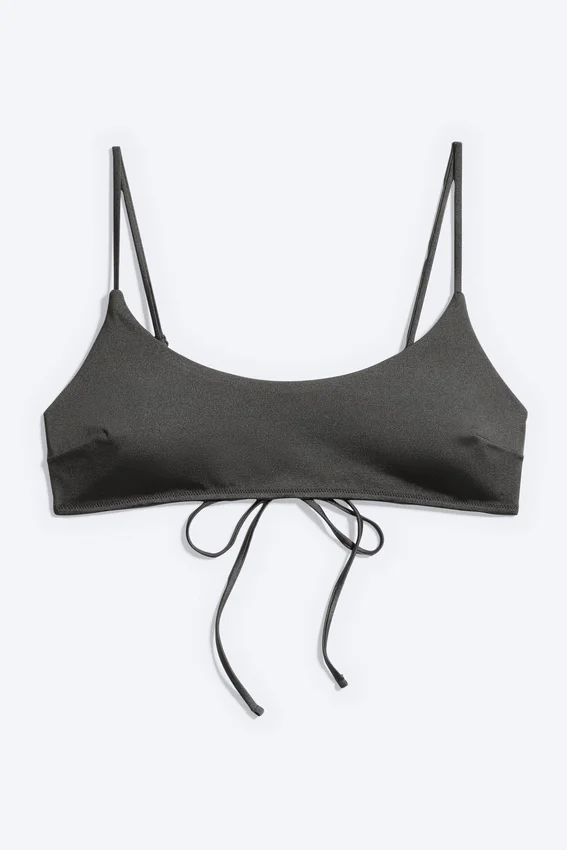 Top de bikini acolchado con lazos – Gris oscuro Top de bikini acolchado con lazos – Gris oscuro