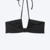 Top de bikini bandeau con fruncidos y cuello halter – Negro