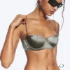 Top de bikini con aros y relleno – Gris empolvado Top de bikini con aros y relleno – Gris empolvado