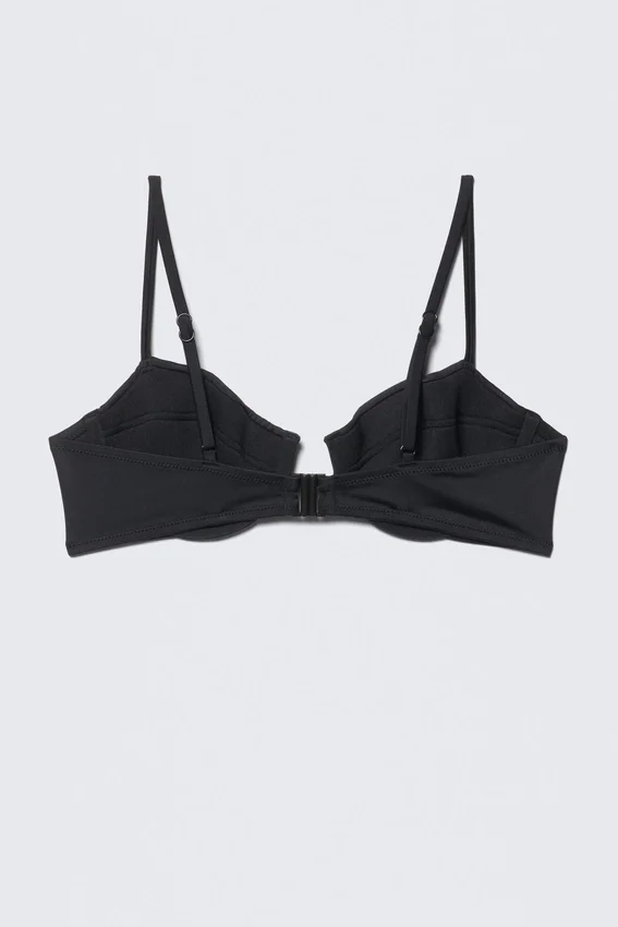 Top de bikini con aros y relleno – Negro Top de bikini con aros y relleno – Negro