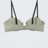 Top de bikini con aros y relleno – Verde caqui claro Top de bikini con aros y relleno – Verde caqui claro