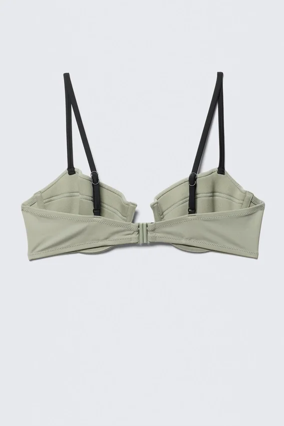 Top de bikini con aros y relleno – Verde caqui claro Top de bikini con aros y relleno – Verde caqui claro
