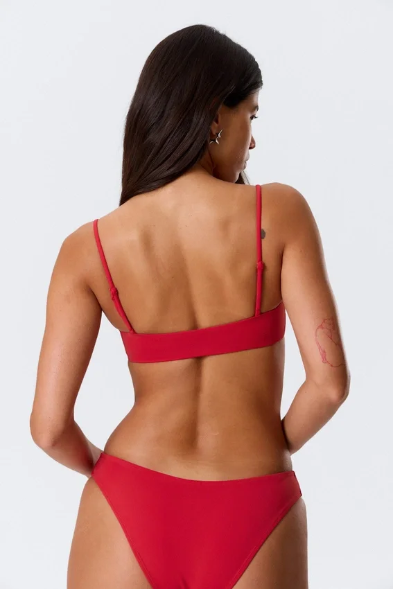 Top de bikini con cuello redondo – Rojo brillante Top de bikini con cuello redondo – Rojo brillante