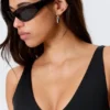 Top de bikini con escote pronunciado y ajuste elástico – Negro Top de bikini con escote pronunciado y ajuste elástico – Negro