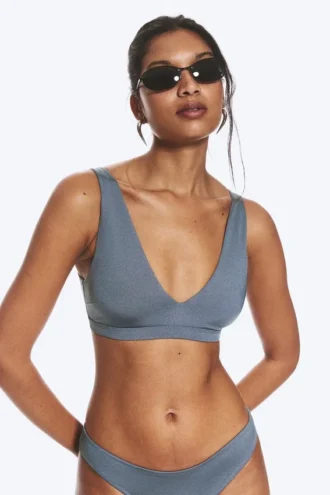 Top de bikini con escote pronunciado y corte elástico – Azul empolvado – Brillo
