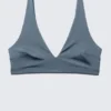 Top de bikini con escote pronunciado y corte elástico – Azul empolvado – Brillo Top de bikini con escote pronunciado y corte elástico – Azul empolvado – Brillo