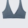 Top de bikini con escote pronunciado y corte elástico – Azul empolvado – Brillo Top de bikini con escote pronunciado y corte elástico – Azul empolvado – Brillo