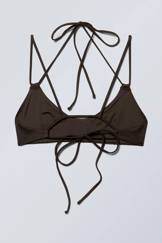 Top de bikini con tirantes cruzados a la espalda – Marrón oscuro Top de bikini con tirantes cruzados a la espalda – Marrón oscuro