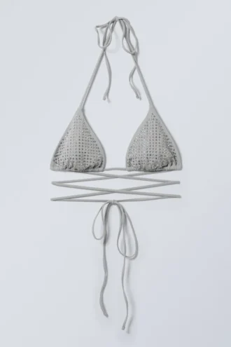 Top de bikini cruzado con pedrería – Gris – Pedrería Top de bikini cruzado con pedrería – Gris – Pedrería