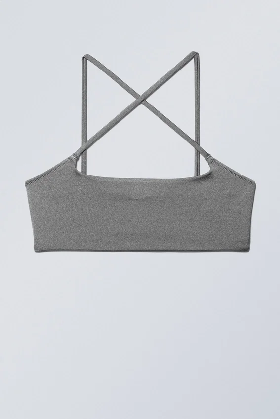 Top de bikini cruzado en la parte delantera – Gris brillante Top de bikini cruzado en la parte delantera – Gris brillante