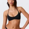 Top de bikini minimalista con cuello halter – Negro Top de bikini minimalista con cuello halter – Negro