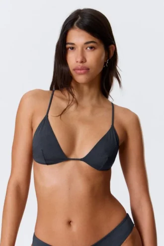Top de bikini triangular con espalda nadadora – Azul oscuro brillante