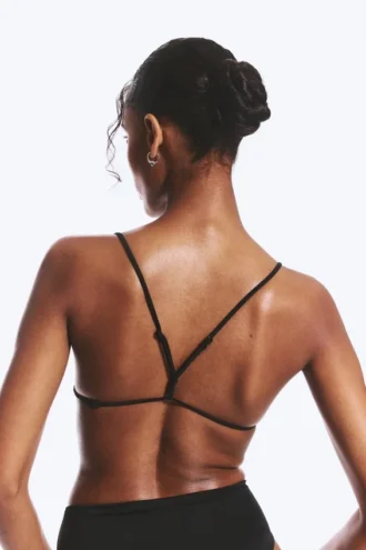 Top de bikini triangular con espalda nadadora – Negro