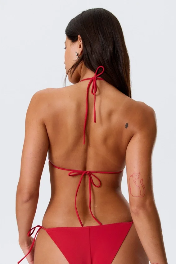 Top de bikini triangular con lazos – Rojo brillante Top de bikini triangular con lazos – Rojo brillante